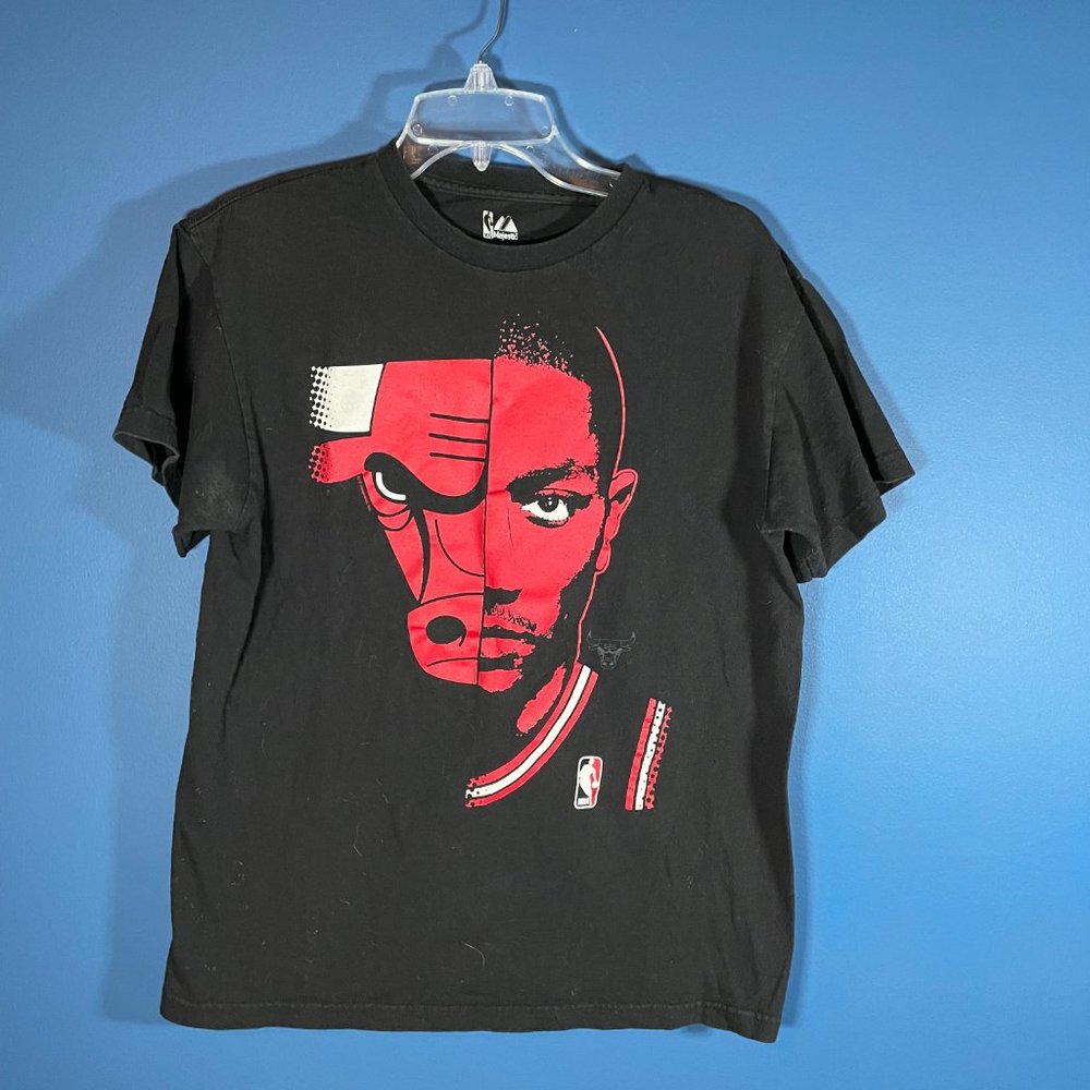 Chicago Bulls - Majestic Men's Black Short Sleeve Graphic T-Shirt - Size M - Picture 1 of 4